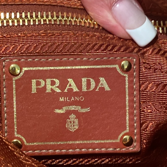 ๐ FABULOUS AUTHENTIC PRADA NYLON CROSSBODY BAGโผ๏ธ - Picture 12 of 17